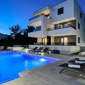 Ankora 1 With Heated Pool Biograd Na Moru